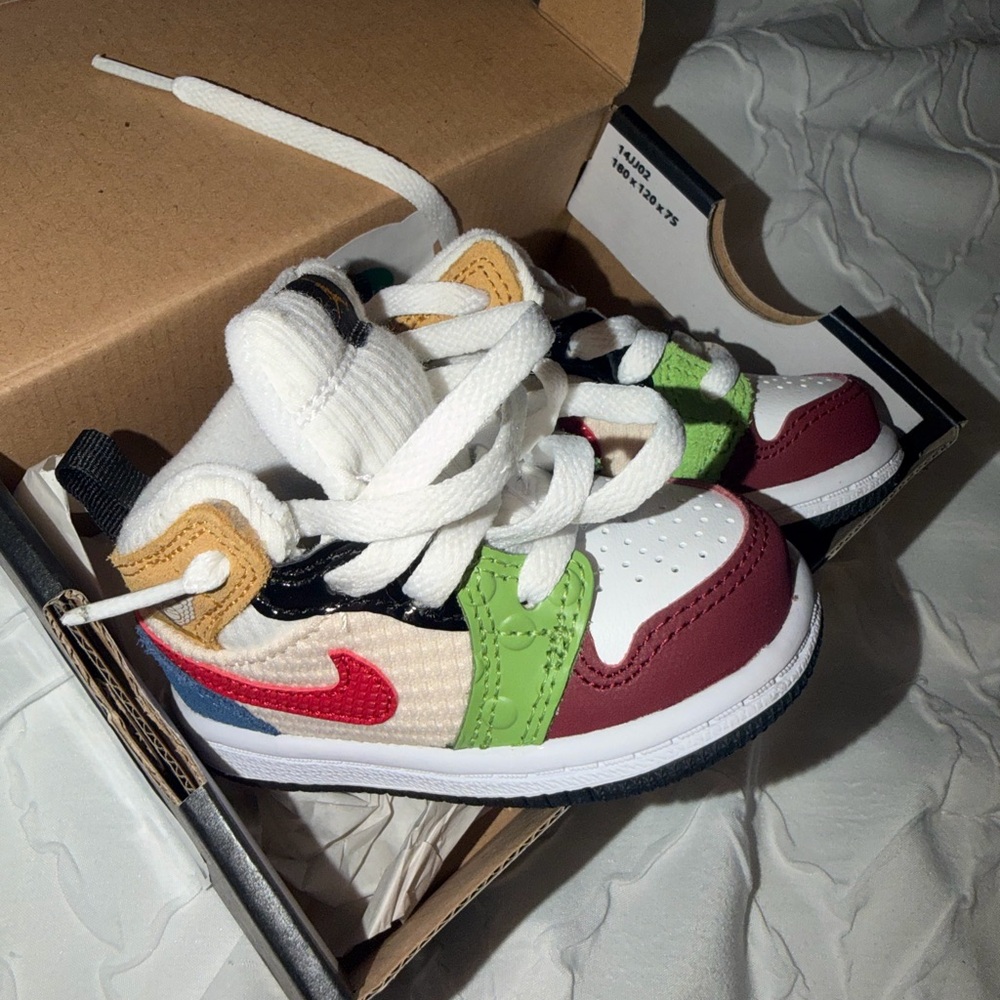 Jordan 1 Mid size 4c